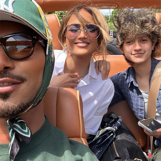 Jennifer Lopez's Rare Photo With Emme, 17, Proves She's Raising Her Mini-Me