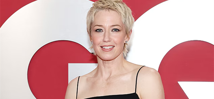 Why The White Lotus' Carrie Coon Won't Be Attending the 2026 Golden Globes 1
