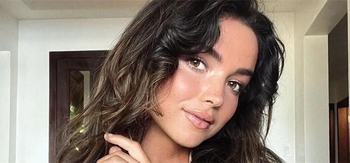 'The Bachelor’ Alum Bekah Martinez Slams Critic Of Her Hairy Legs 1