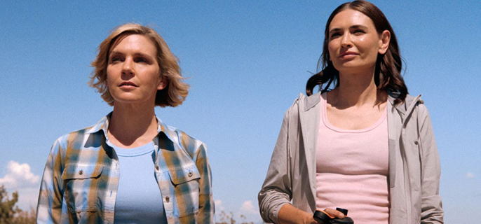 Pluribus’ Rhea Seehorn Reacts to Those Alien Theories 1